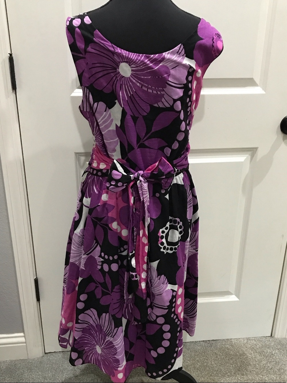 Sandra Darren Purple Floral V-Neck Midi Dress - Picture 3 of 12